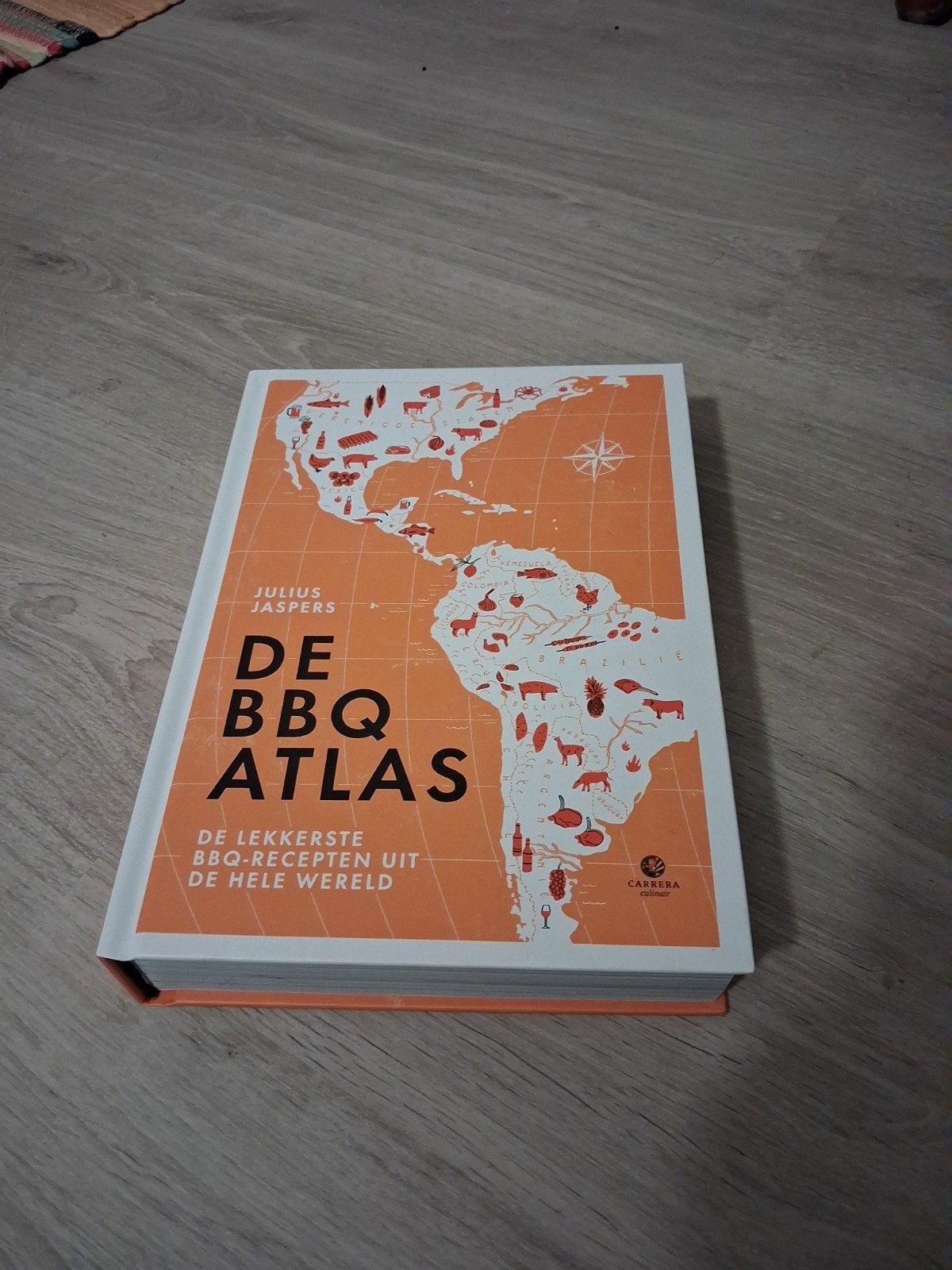 De BBQ Atlas - Julius Jaspers (nieuwstaat), Boeken, Hoofdgerechten, Julius Jaspers, Ophalen of Verzenden, Zo goed als nieuw