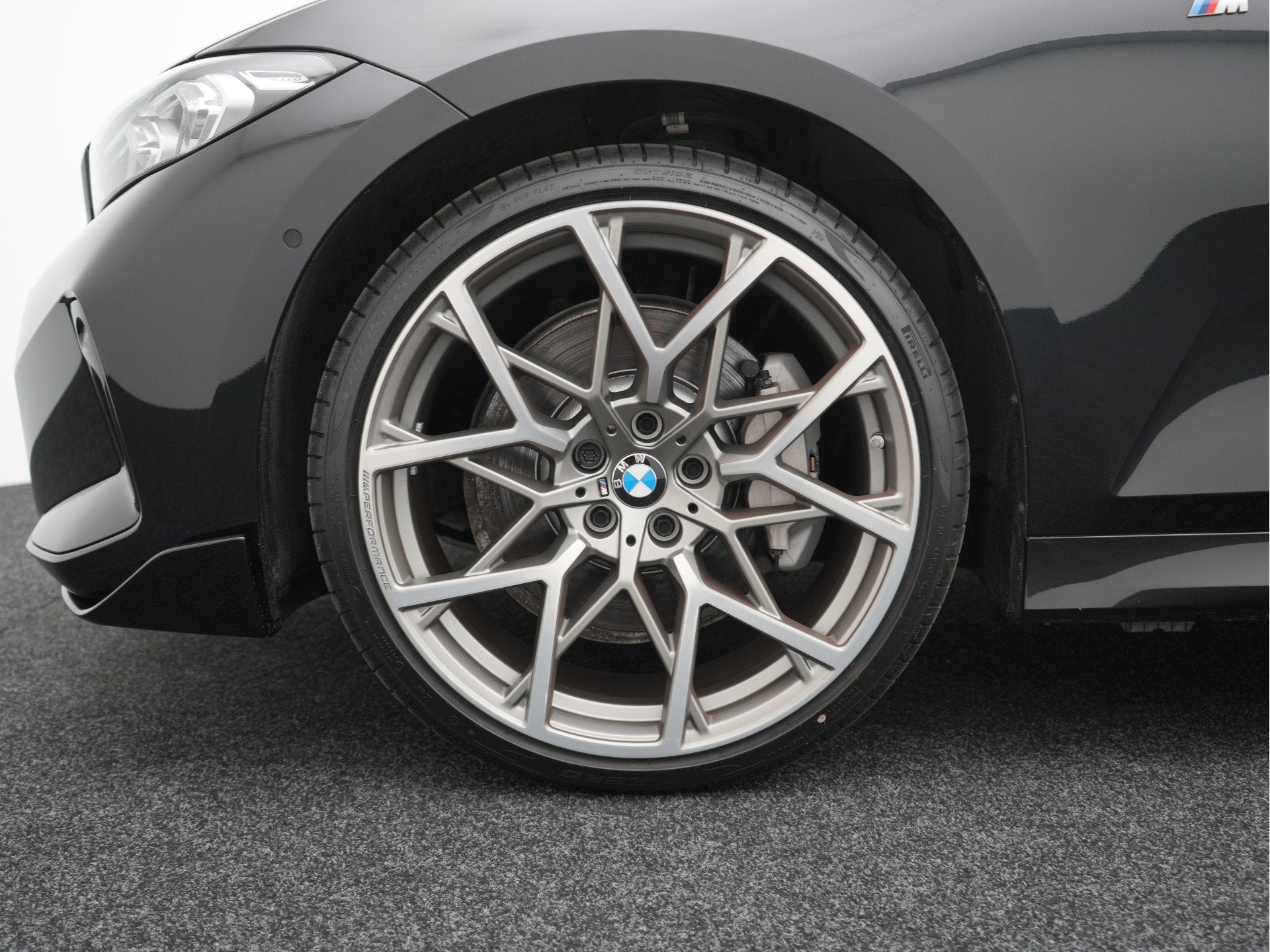 Foto 34 van BMW 3 Serie Touring 330i xDrive M-Sport | M-Performance Pack