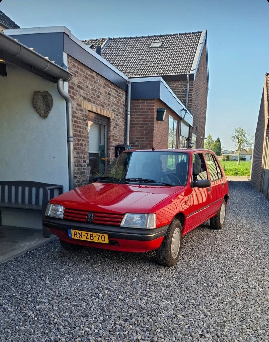 Mooie klassieke 5 deurs Peugeot 205 - 1.4 - Generation- 1997, Auto's, Peugeot, Voorwielaandrijving, Stof, 4 cilinders, Origineel Nederlands
