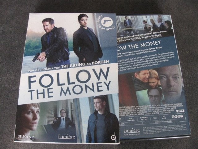 FOLLOW THE MONEY - SEIZOEN 2 in een 4-DVDBOX 580 minuten, Vanaf 12 jaar, Ophalen, Zo goed als nieuw, Detective en Krimi