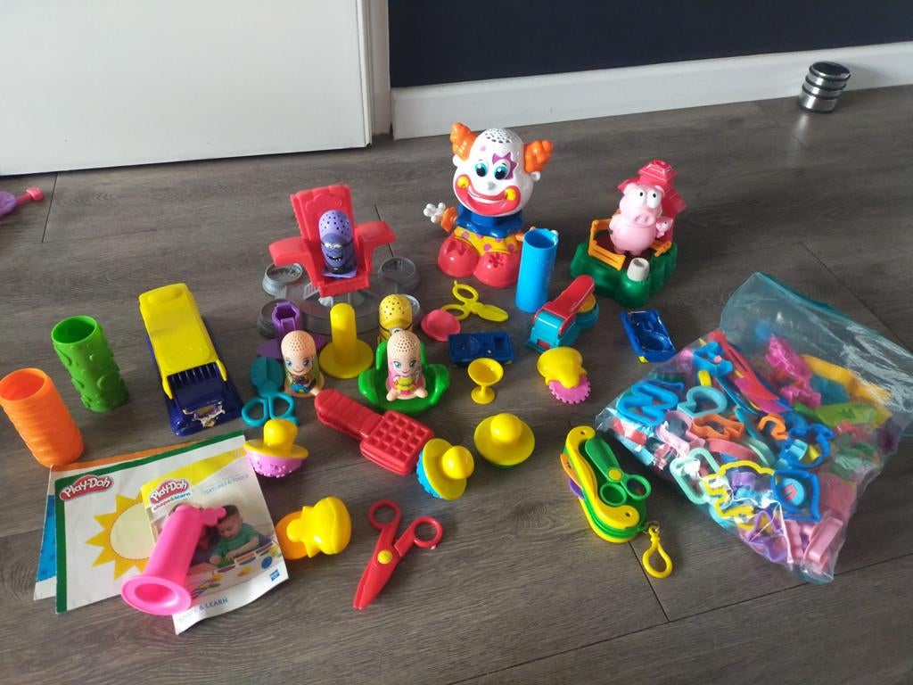 Grote Play-Doh set met diverse speelsets en accessoires, Ophalen, Gebruikt, Jongen of Meisje
