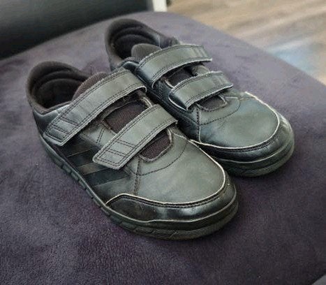 Adidas kinderschoenen zwart maat 37 1/2, Adidas, Gebruikt, Jongen of Meisje, Schoenen