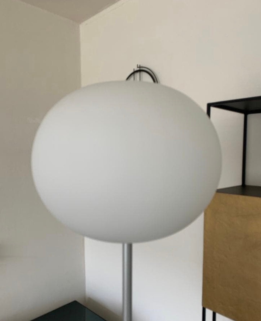 Flos Glo-Ball vloerlamp Jasper Morrison met zilveren voet, Huis en Inrichting, Lampen | Vloerlampen, Ophalen of Verzenden