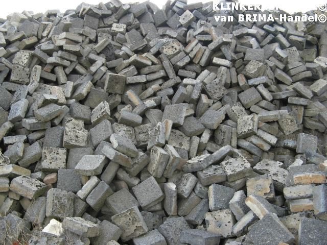 1.000m2 zwart antrac.koperslaktegels/keien 20x20 en klinkers, Tuin en Terras, Bij dit gebruikte product niet meer te achterhalen.