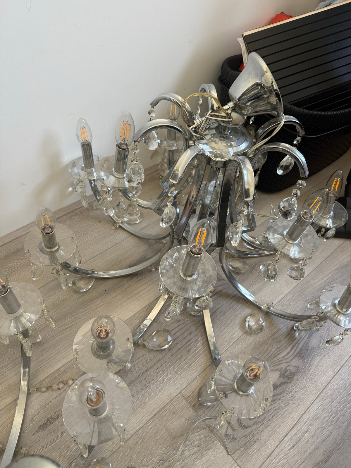 Grote antieke zilverkleurige kroonluchter met kristal, Huis en Inrichting, Lampen | Kroonluchters, Ophalen, Gebruikt, Glas, E14 (klein)