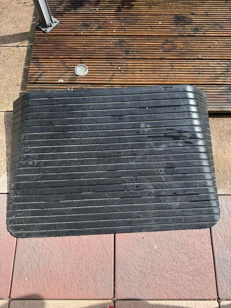 Rubberen drempelhulp - ideaal voor rolstoelen/scootmobielen, Ophalen, Gebruikt