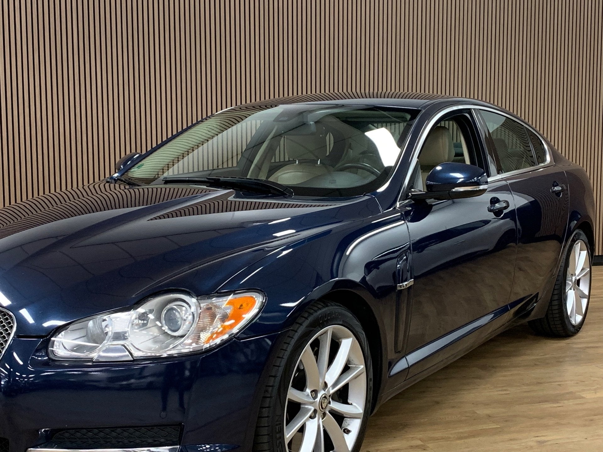 Jaguar XF 5.0 V8 Portfolio|Youngtimer|Camera|Automaat|Climat, Auto's, Jaguar, Automaat, 1850 kg, Blauw, Bedrijf