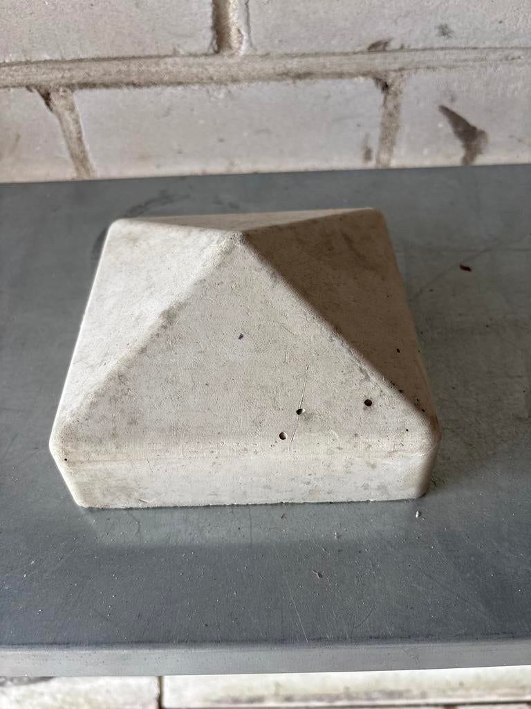 Betonnen afdekplaat voor paal - Piramidevormig, Ophalen, Nieuw, Minder dan 180 cm, Overige typen
