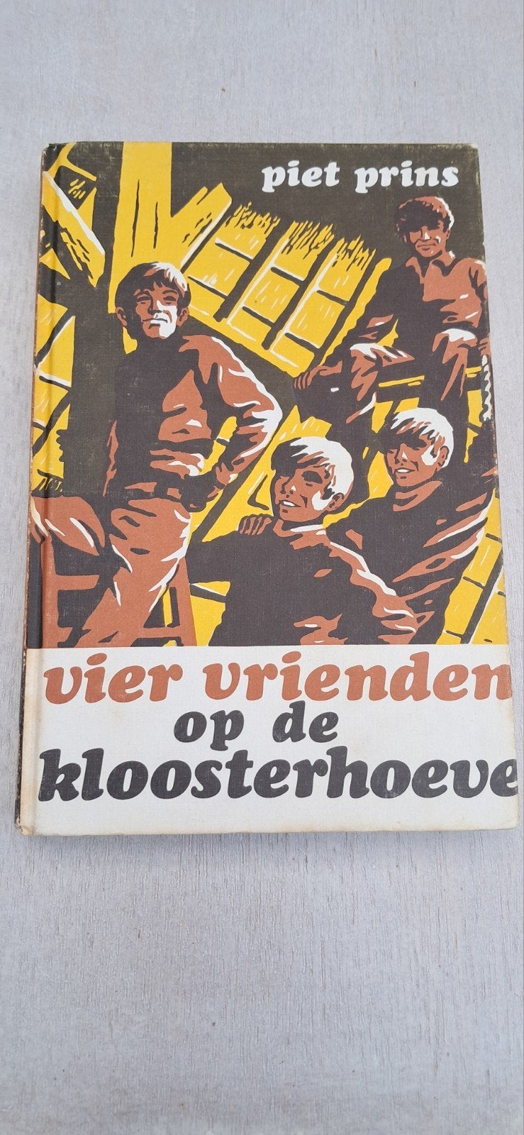 Piet Prins - Vier Vrienden op de Kloosterhoeve, Boeken, Ophalen of Verzenden, Gelezen, Piet Prins