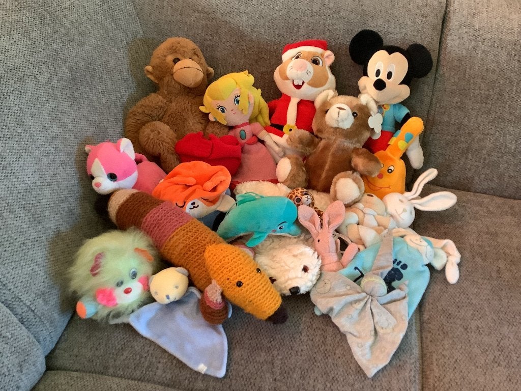 Partij van 20 knuffels groot en klein div. merken 6 euro, Kinderen en Baby's, Speelgoed | Knuffels en Pluche, Ophalen of Verzenden