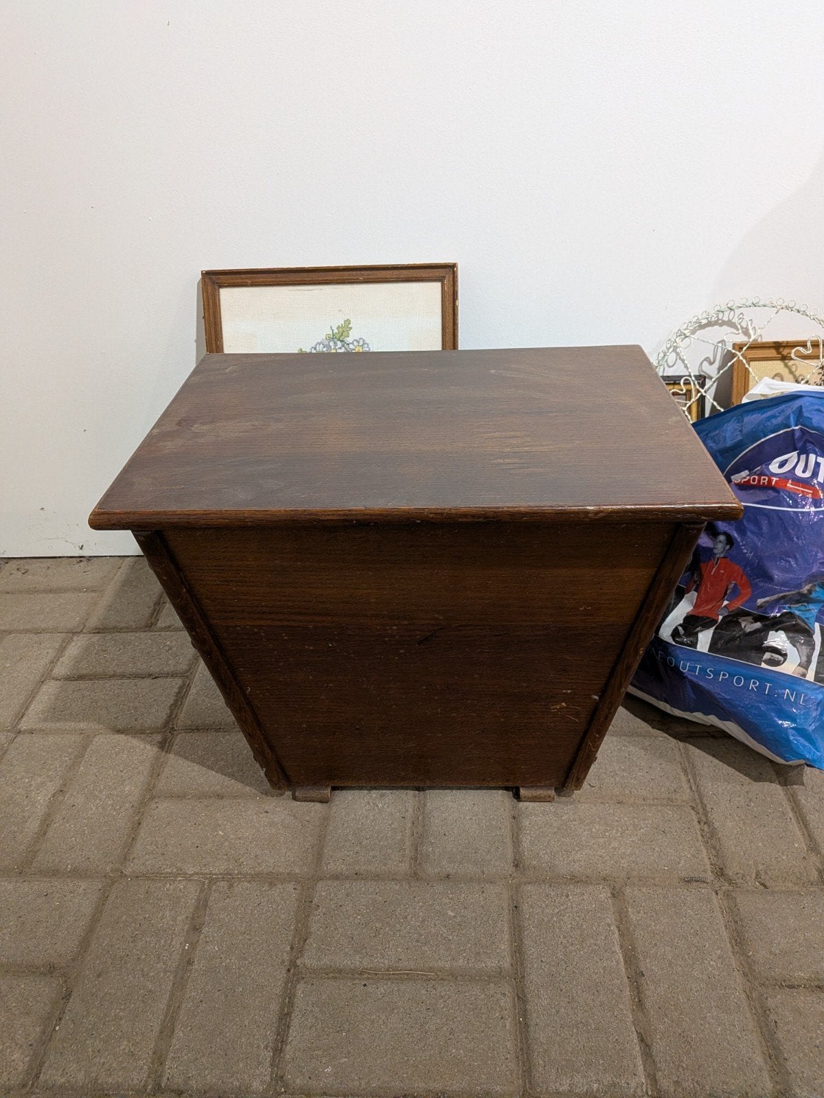 Antieke houten kolenbak/opbergkist met metalen handvat, Antiek en Kunst, Ophalen of Verzenden