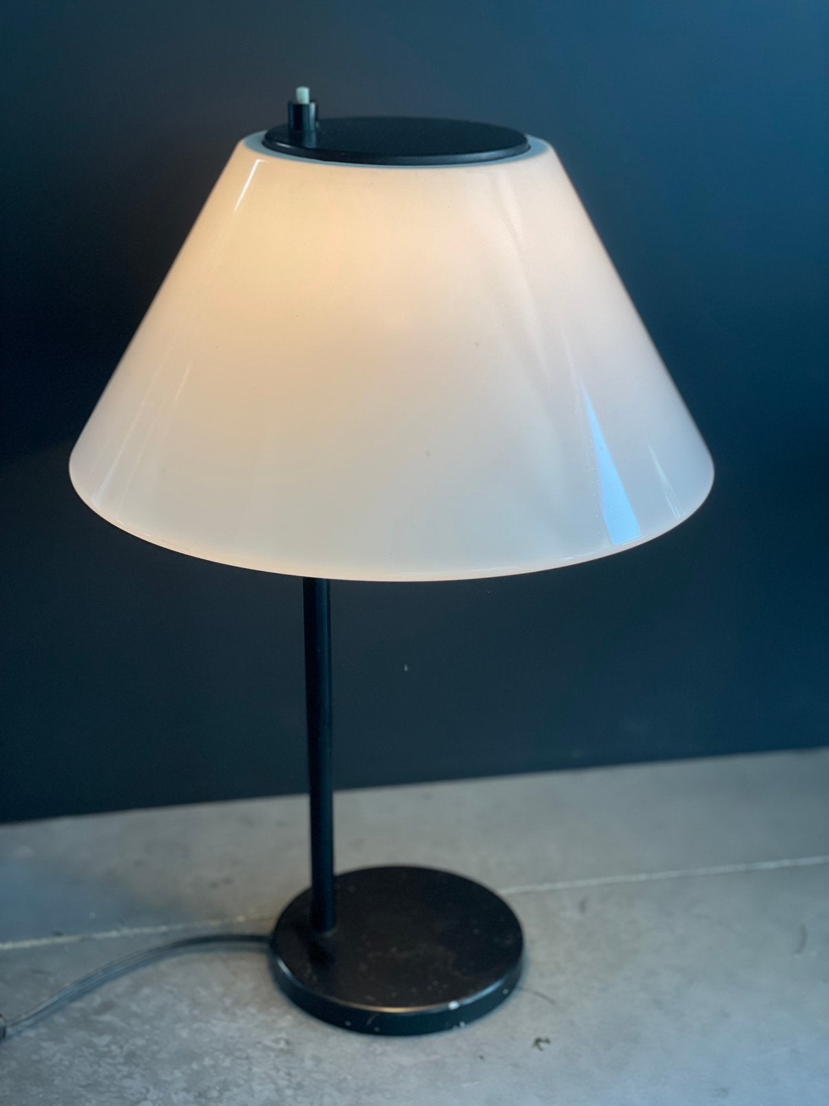 Vintage Louis Poulsen deens design tafellamp, Ophalen, Zo goed als nieuw, Design