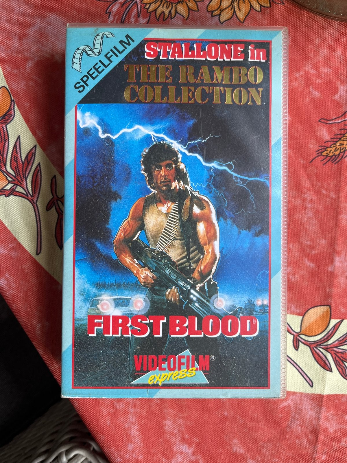 VHS First Blood - The Rambo Collection - Actieklassieker, Nederlands ondertiteld, Vanaf 16 jaar, Ophalen of Verzenden, Actie en Avontuur