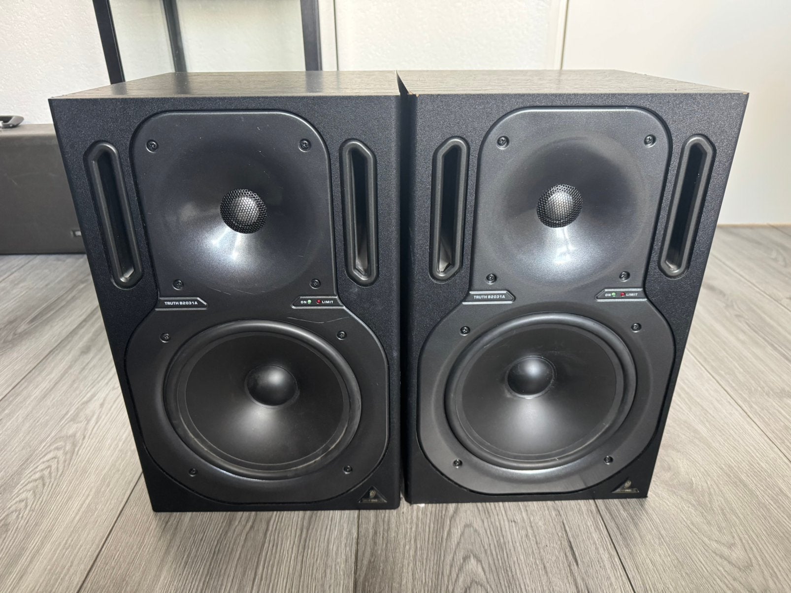 Behringer Truth B2031A studio/monitor speakers, Studiomonitor, Gebruikt, Stofbestendig, Minder dan 60 watt