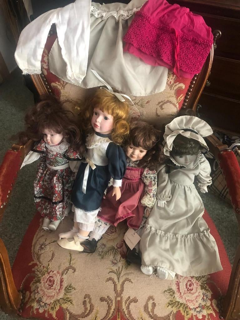 Set van 4 vintage poppen met porseleinen hoofdjes en handjes, Verzamelen, Poppen, Ophalen, Gebruikt, Pop