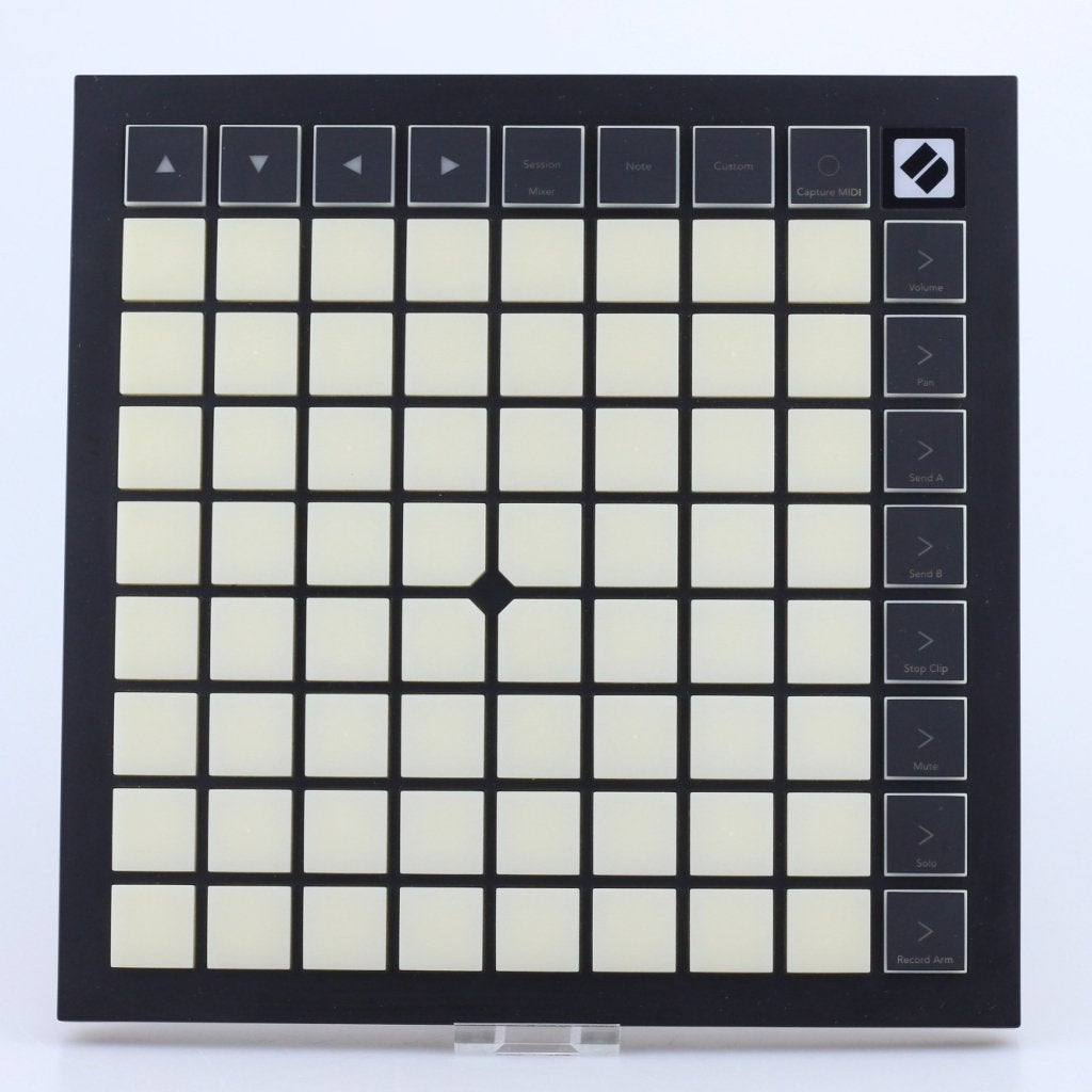 Novation Launch Pad X, Native Instruments, Zo goed als nieuw, https://support.native-instruments.com/hc/nl, Schlesische StraÃŸe 29-30, 10997 Berlijn, Duitsland