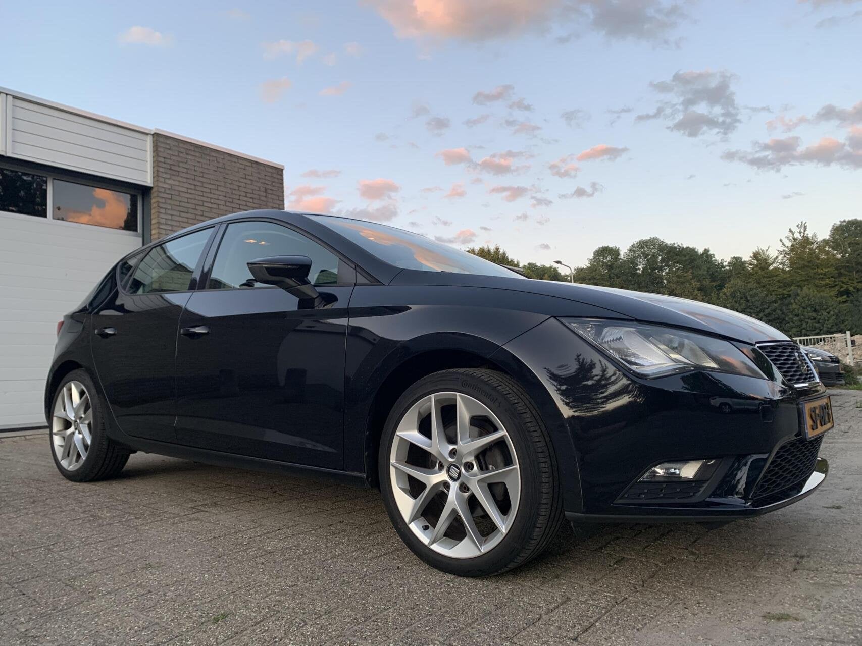 Seat Leon 1.6 TDI Style 5DR Airco Cruise control FR velgen, Auto's, Seat, Voorwielaandrijving, Euro 5, Stof, Gebruikt