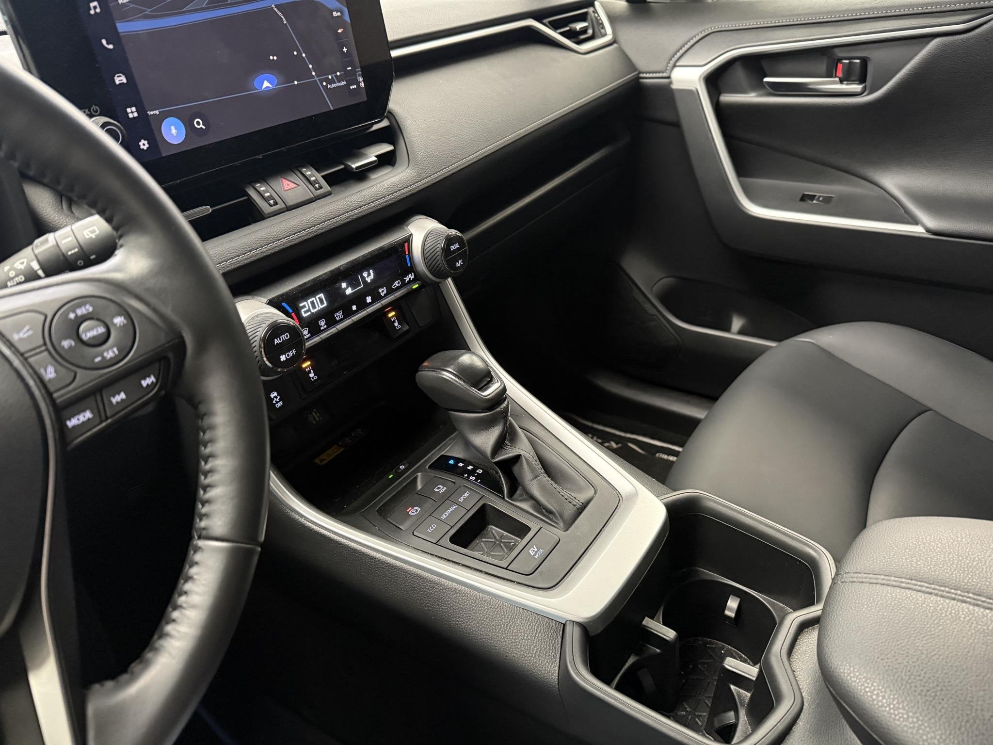 Foto 3 van Toyota RAV4 2.5 Hybrid Dynamic Style pakket, Lederen stoelen