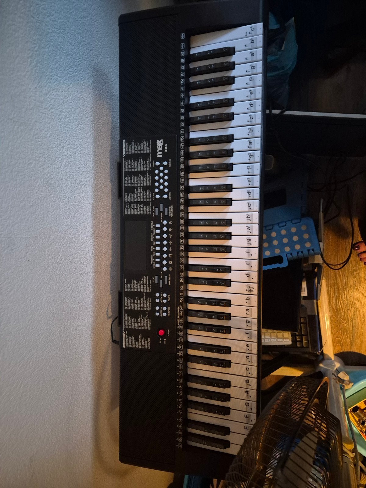 Max Music KB4 Keyboard ZGAN met standaard, kruk en bla, Muziek en Instrumenten, Keyboards, 61 toetsen, Zo goed als nieuw, Met standaard
