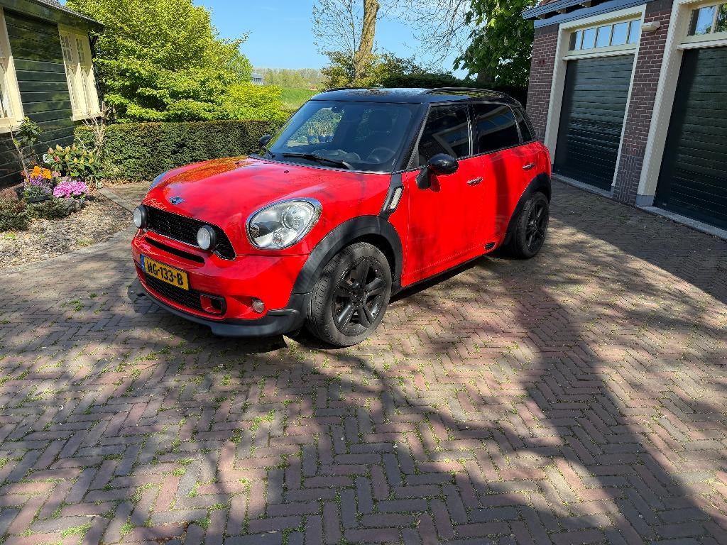 Mini Countryman 1.6 Cooper S All4 2010 Rood, 15 km/l, 4 stoelen, Leder en Stof, 75 €/maand