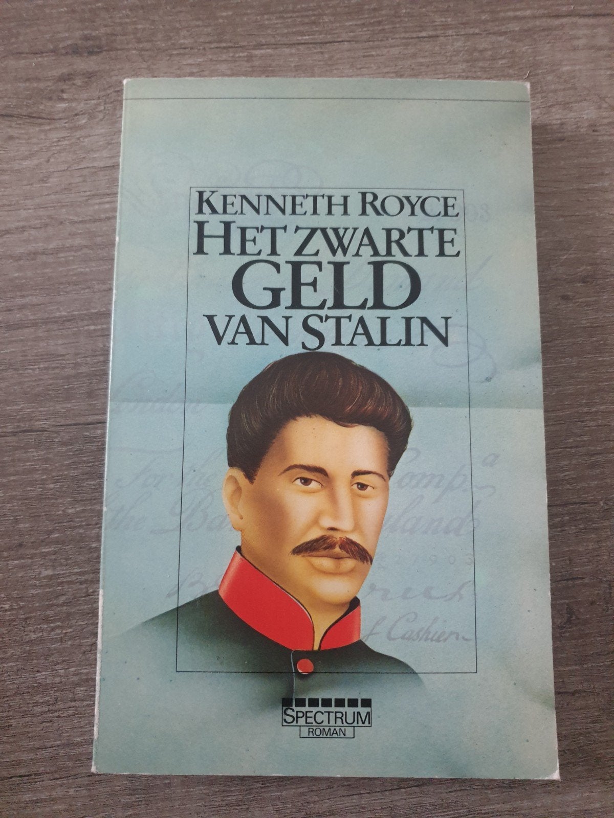 Het Zwarte Geld van Stalin - Kenneth Royce (Spectrum Roman), Ophalen of Verzenden, Gelezen, Kenneth Royce