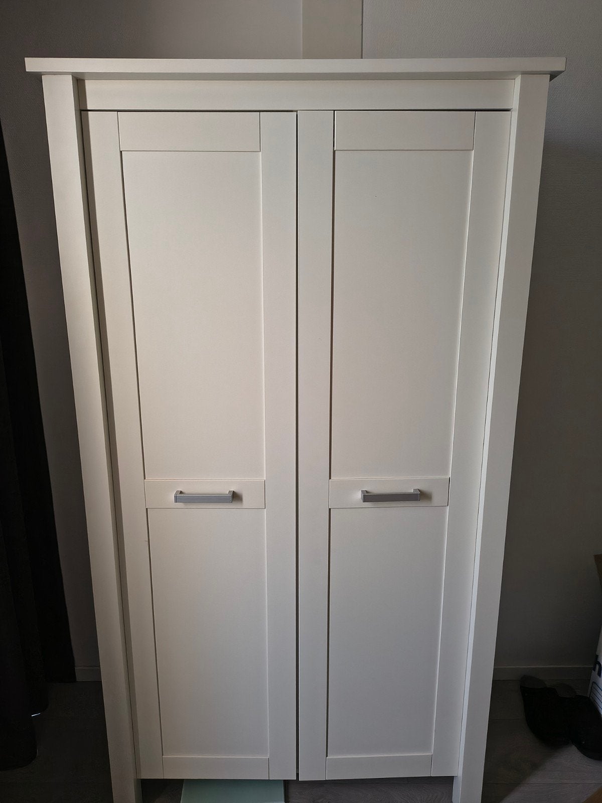 Witte kledingkast met hangruimte en planken, Ophalen, Met deur(en), 50 tot 100 cm, Zo goed als nieuw