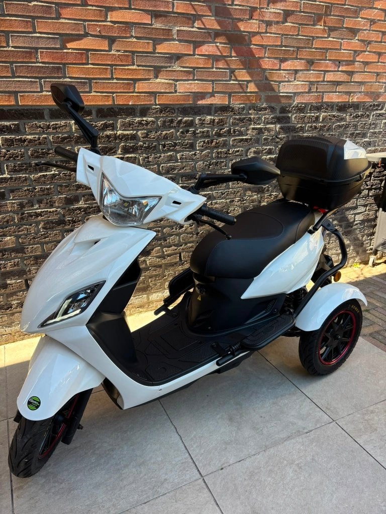 NIEUWE IVA T3 2.0 Wit driewiel scootmobiel – 0 KM gereden, Diversen, Brommobielen en Scootmobielen, Nieuw, 16 km/u of meer, 46 km of meer