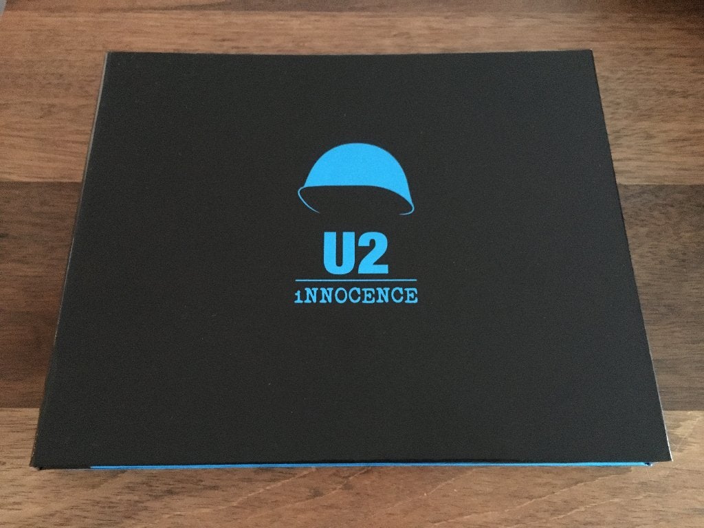 U2 VIP Tourboek eXPERIENCE+iNNOCENCE 2018 GENUMMERD ZGAN, Ophalen of Verzenden, Zo goed als nieuw, Boek, Tijdschrift of Artikel