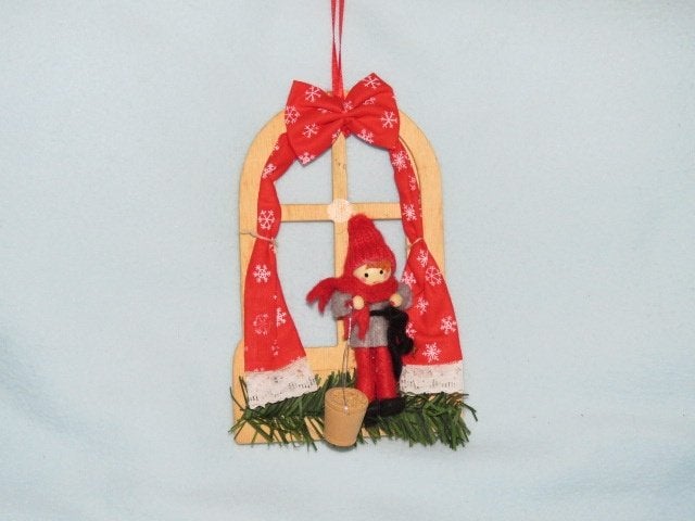 Vintage Zweedse kerstdecoratie houten raam met kerstkabouter, Ophalen of Verzenden, Zo goed als nieuw
