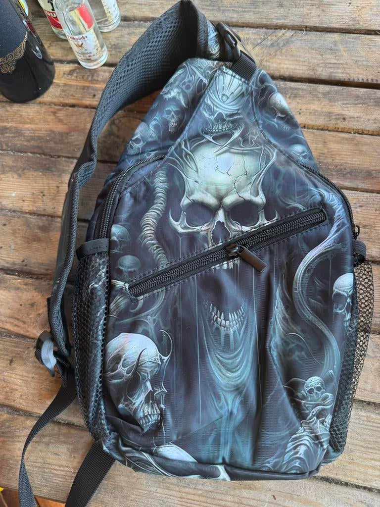Stoere schoudertas met doodskoprint - Unisex, Sieraden, Tassen en Uiterlijk, Tassen | Rugtassen, Overige merken, Gebruikt, 25 tot 40 cm