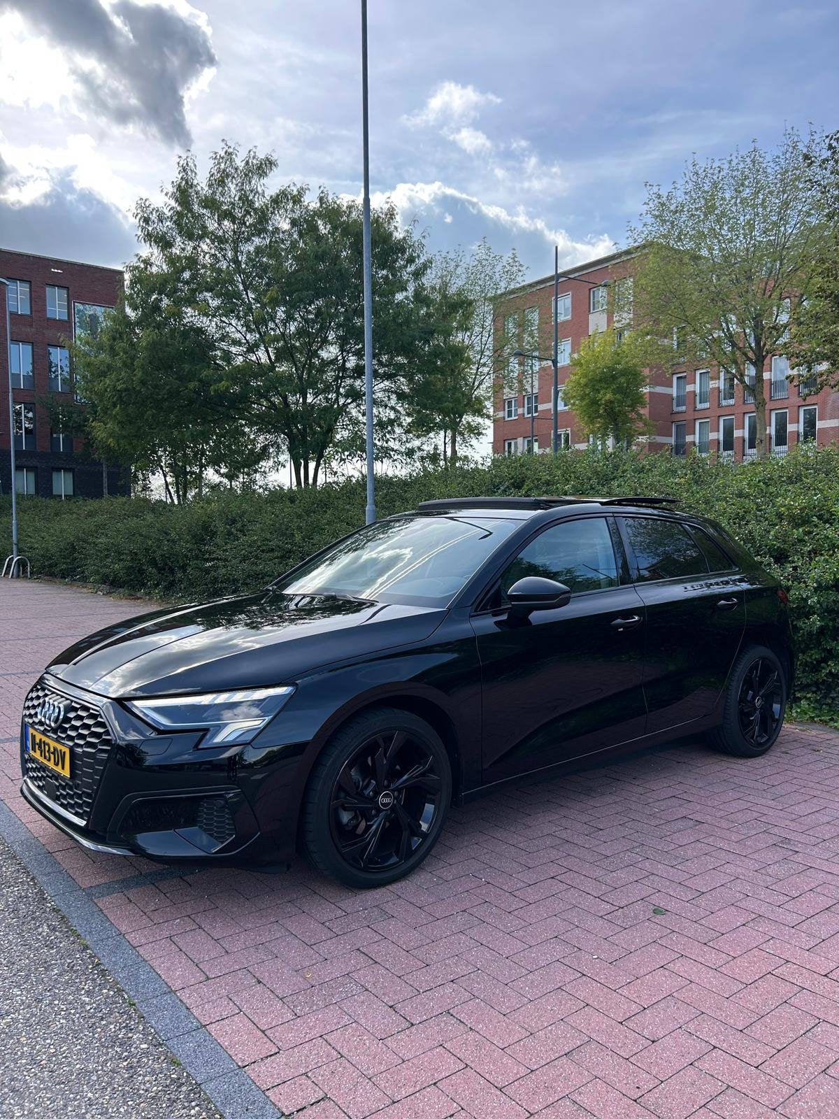 Audi A3 Sportback 30 TFSI S tronic 110 PK /PANO/ACC/CARPLAY, Auto's, Zwart, Origineel Nederlands, 3 cilinders, 999 cc