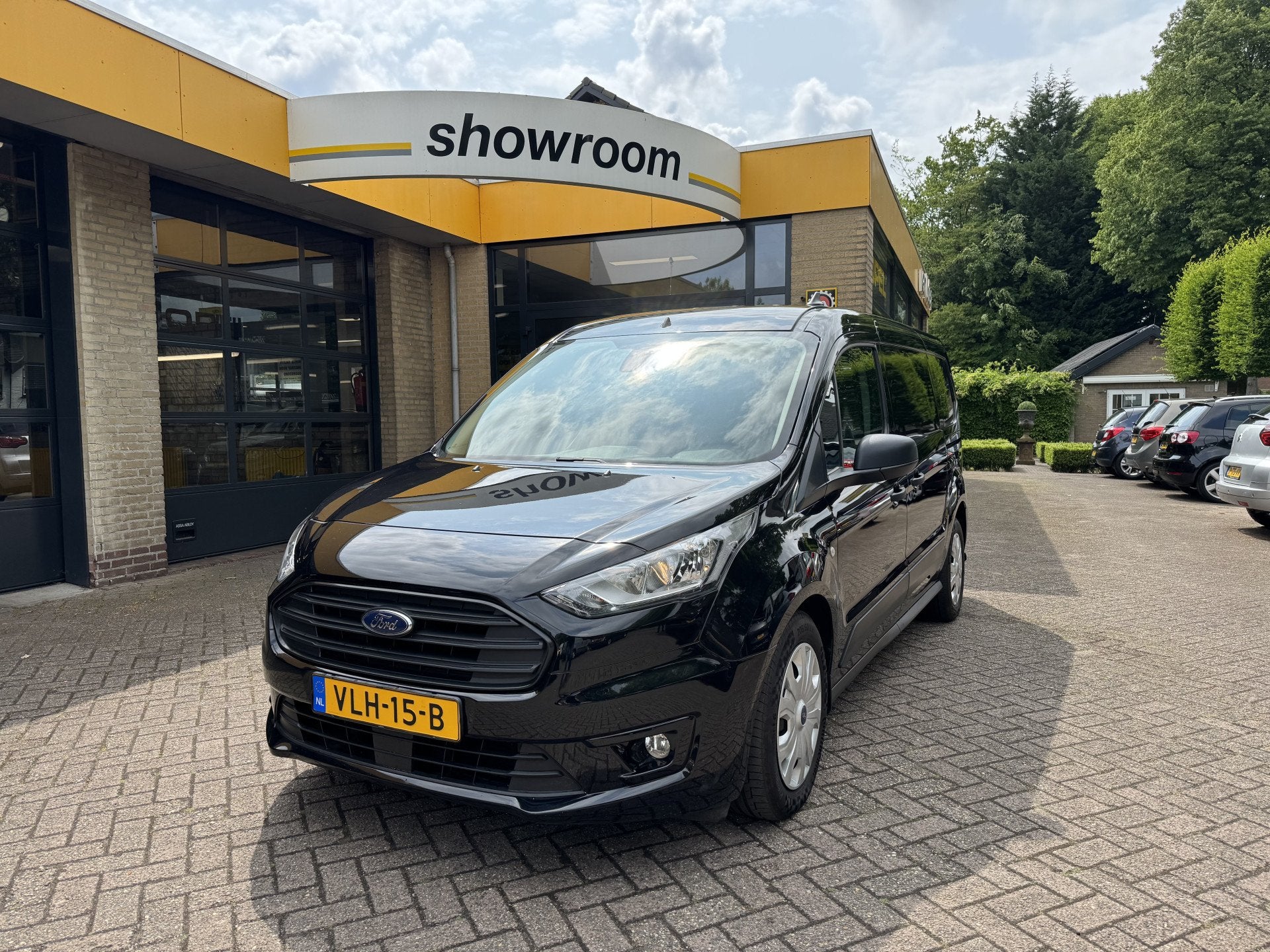 Ford Transit Connect 1.5 EcoBlue L2 Limited AUTOMAAT STORING, Gebruikt, Euro 6, 4 cilinders, Zwart