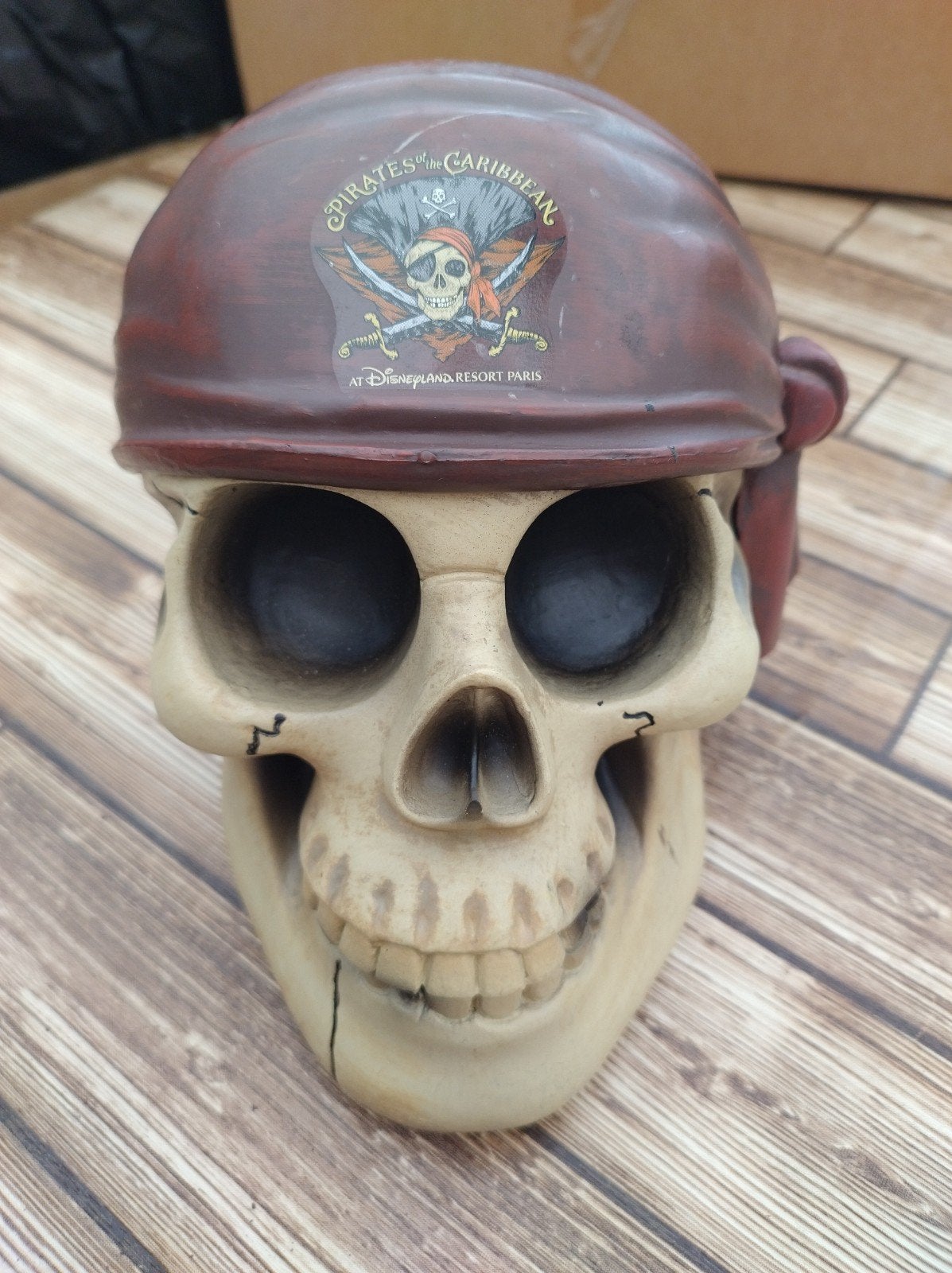 Disney Pirates of the Caribbean Skull Spaarpot, Verzamelen, Ophalen of Verzenden, Overige figuren, Gebruikt, Beeldje of Figuurtje