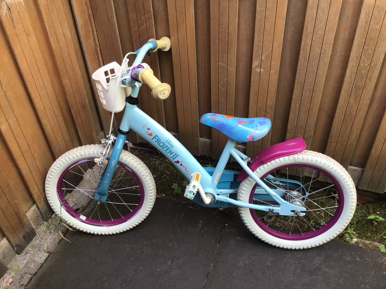 Frozen 2 kinderfiets 16 inch, Fietsen en Brommers, Fietsen | Kinderfietsjes, Gebruikt, 16 tot 20 inch, Zijwieltjes, Terugtraprem