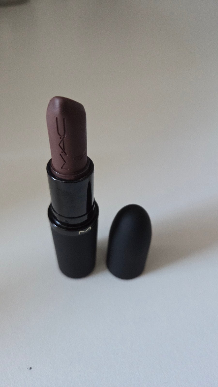 MAC COSMETICS Powder Kiss Hazy matte lipstick GOOD FOR YOU, Ophalen of Verzenden, Zo goed als nieuw, Lippen, Make-up