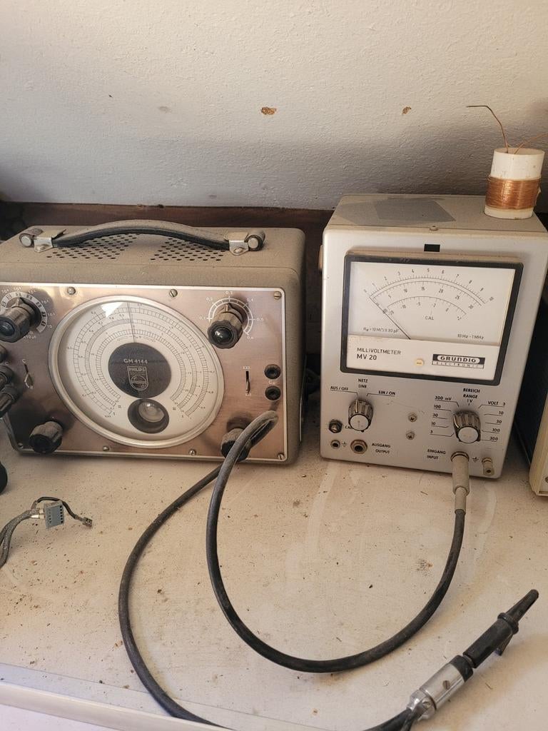 Vintage Philips GM 4144 en Grundig MV 20 Millivoltmeter, Ophalen, Gebruikt