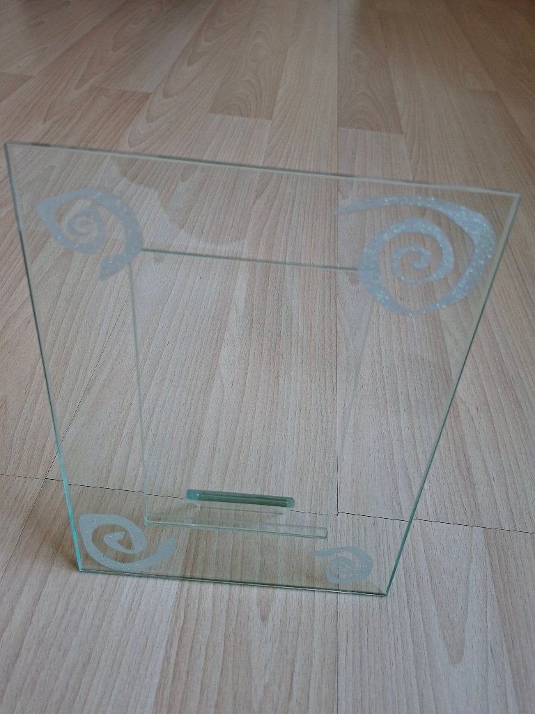 Elegante glazen fotokader met hoekornamenten, Ophalen of Verzenden, Glas, Fotolijst