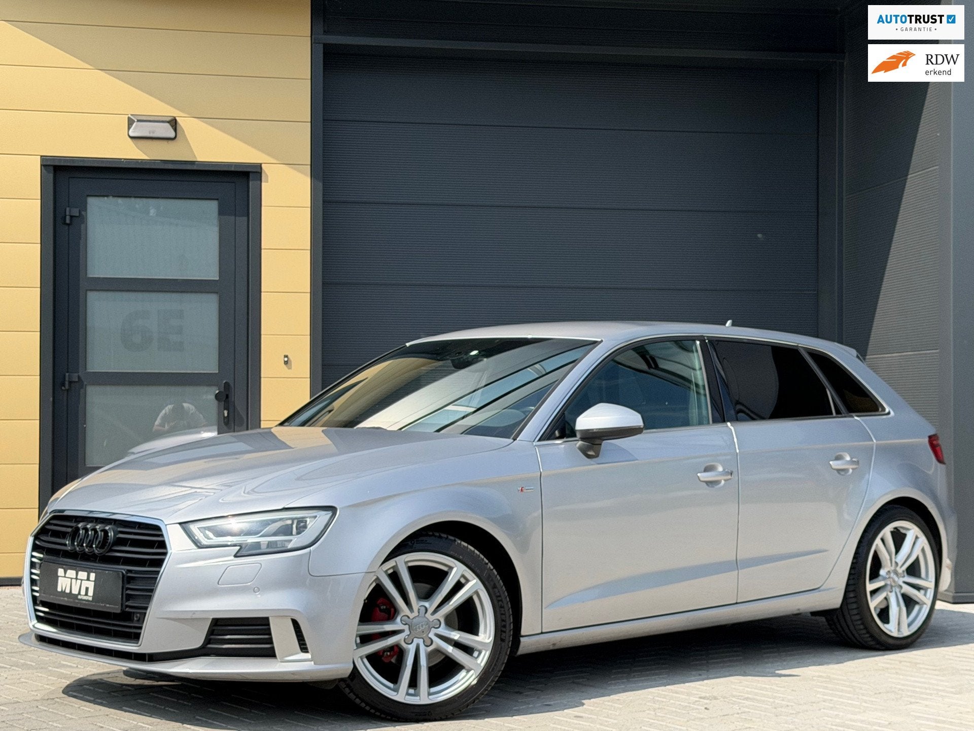 Audi A3 Sportback 1.0 TFSI Sport - 2017 - S-line - Automaat, Auto's, Audi, Gebruikt, Origineel Nederlands, Zilver of Grijs, 999 cc