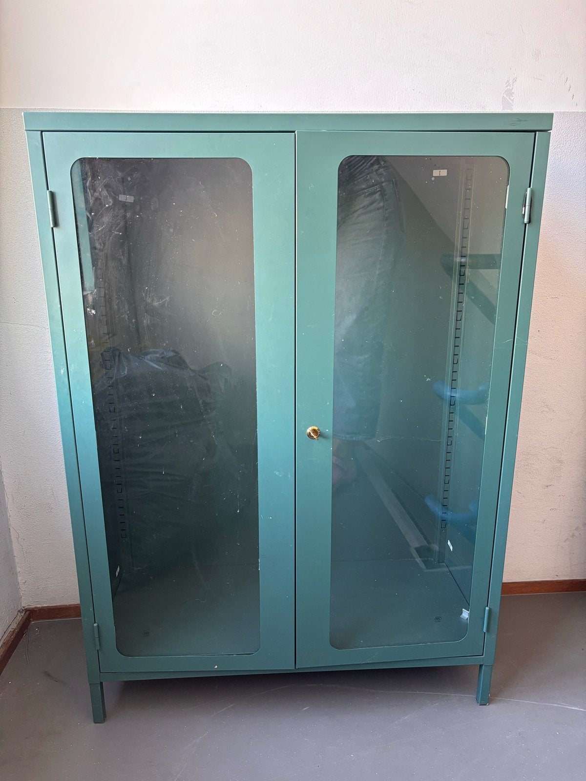 Metalen kast met glazen deuren - Groen, Ophalen, Gebruikt