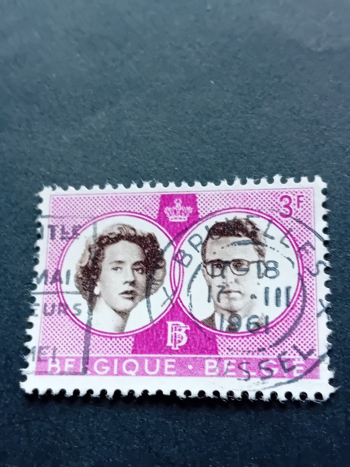 Belgische zegel Koning Boudewijn en Koningin Fabiola 1961, Met stempel, Koninklijk huis, Frankeerzegel, Ophalen of Verzenden