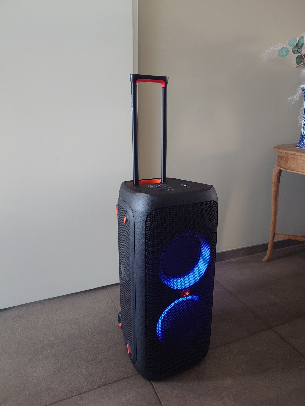 JBL Partybox 310 - Krachtige draagbare party speaker, Audio, Tv en Foto, Luidsprekers, Bluetooth, JBL, Party speaker, Zo goed als nieuw
