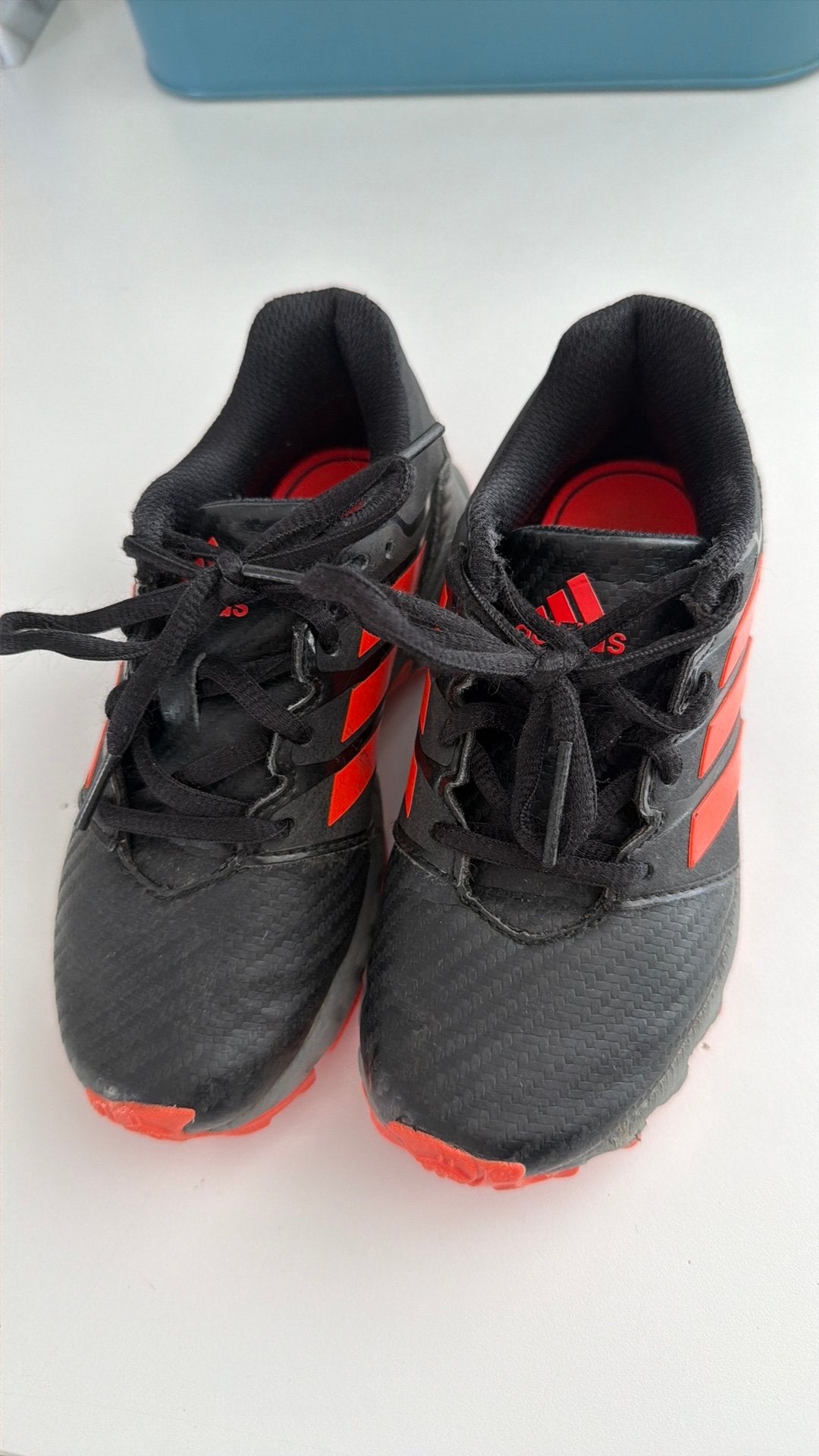 Hockeyschoenen adidas maat 30, Sport en Fitness, Hockey, Ophalen of Verzenden, Zo goed als nieuw, Schoenen