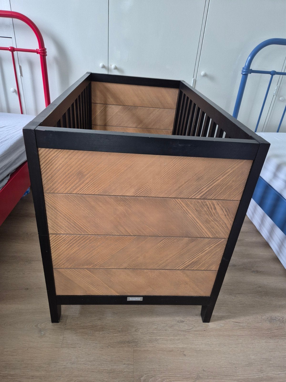 Ledikant Bopita Job - Zwart met Houtaccenten, Ophalen, Gebruikt, Zwart, 190 cm of minder