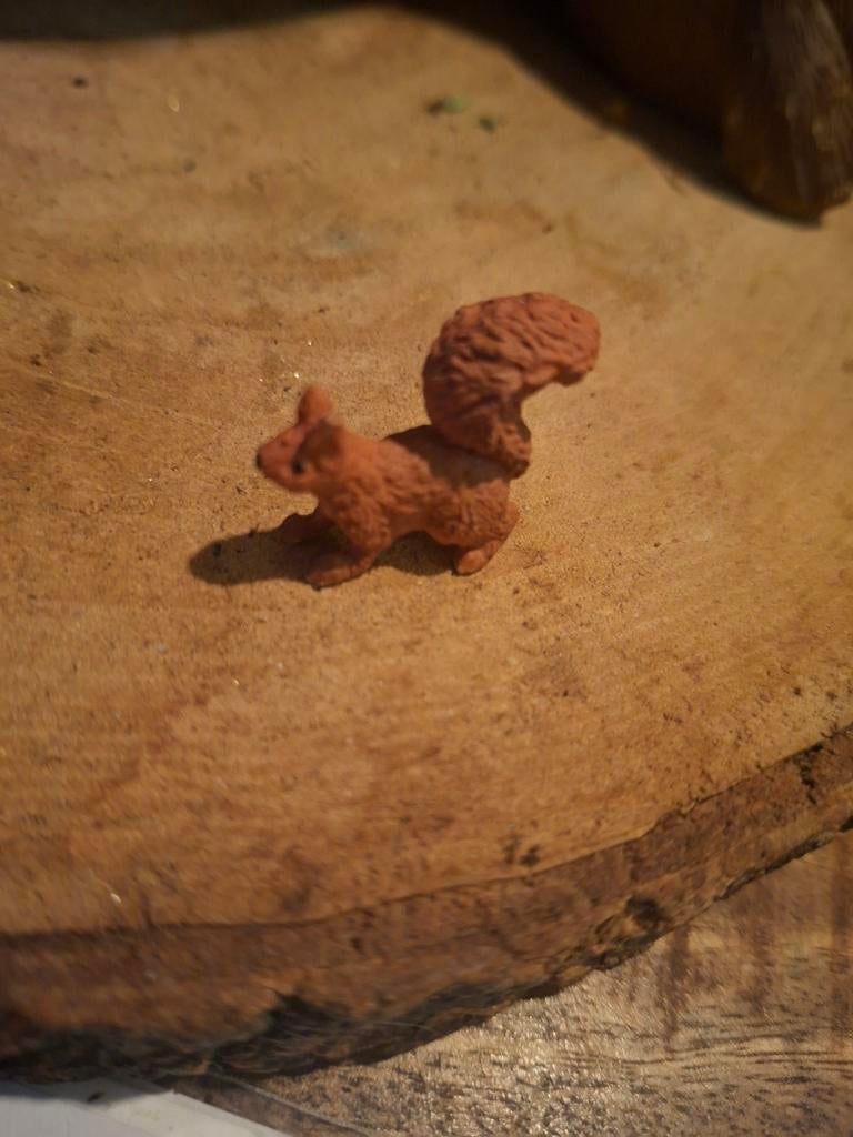 Schleich mini eekhoorn, Ophalen of Verzenden, Zo goed als nieuw, Wild dier, Beeldje of Figuurtje