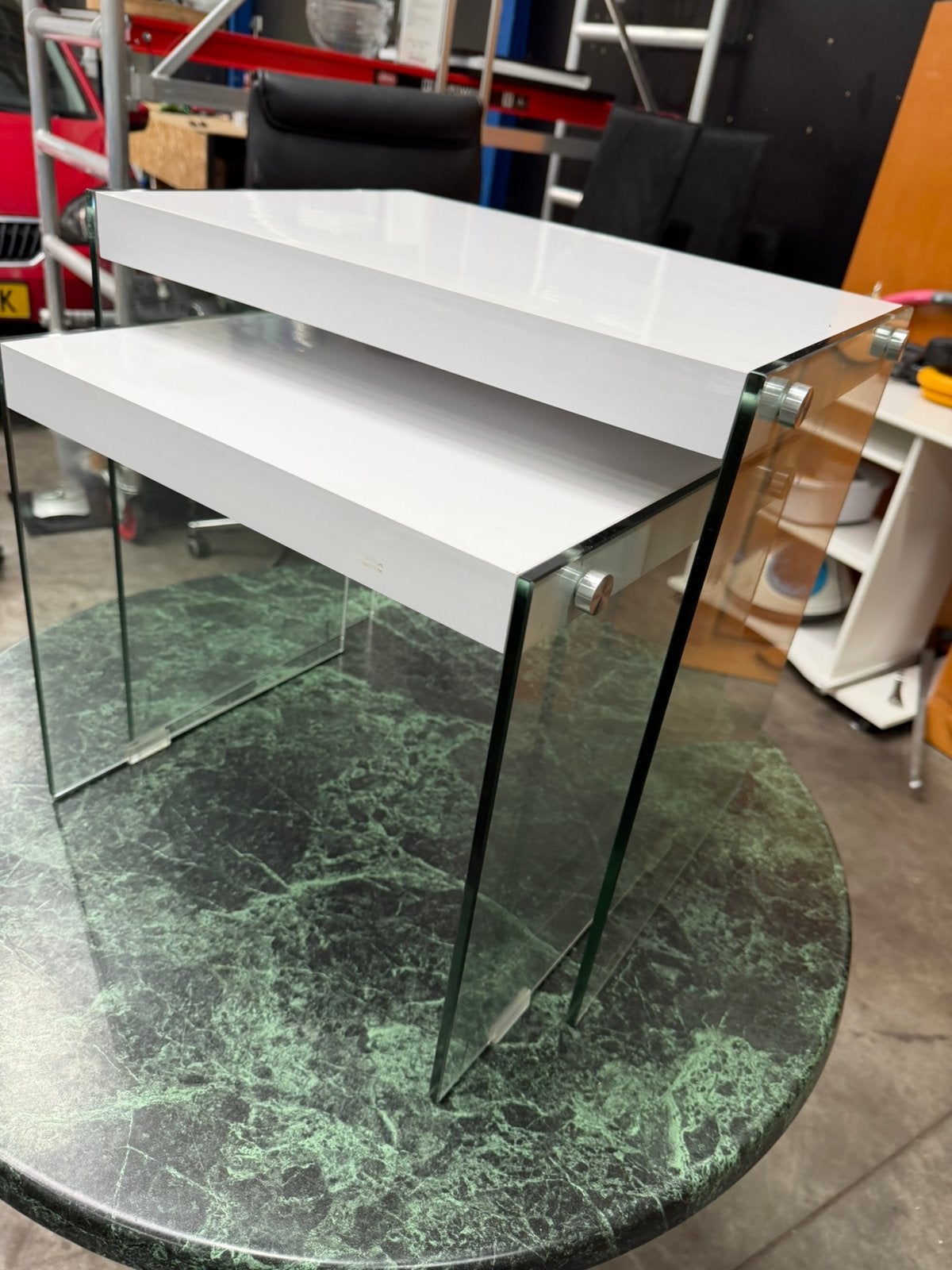 Set van 2 Design Bijzettafels –Glas & Wit–Moderne Nesttafels, Ophalen, Zo goed als nieuw, Minder dan 55 cm, Minder dan 45 cm