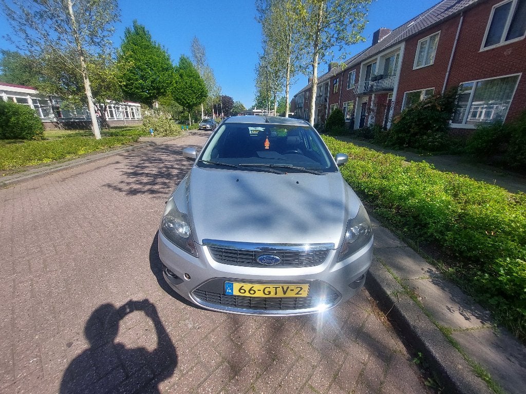 Ford Focus 1.6 74KW 3D 2008 Grijs, Auto's, Ford, 1596 cc, Zwart, 4 cilinders, 49 €/maand