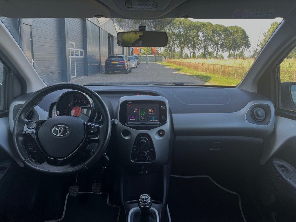 Toyota Aygo 1.0 VVT-i x-play, Auto's, Toyota, Voorwielaandrijving, Gebruikt, Euro 6, 4 stoelen