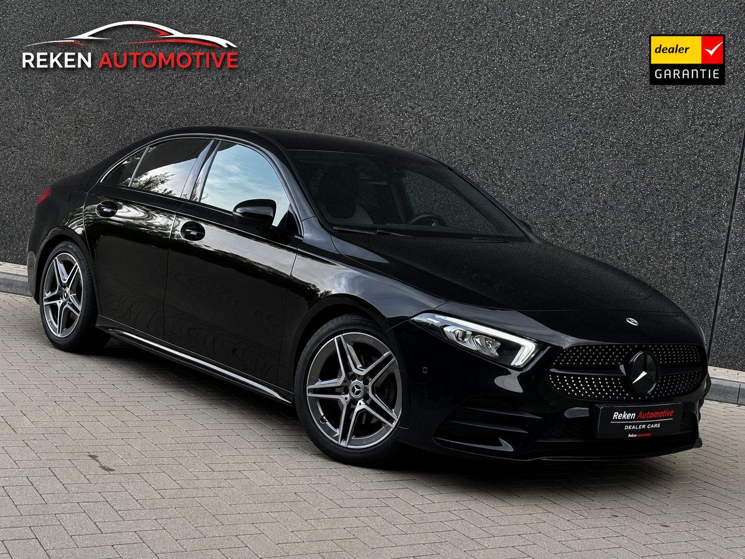 Mercedes-Benz A-klasse 200 AMG limo Edition Leer Nightpakket, Auto's, Gebruikt, Huisgarantie, 4 cilinders, Met garantie (alle)