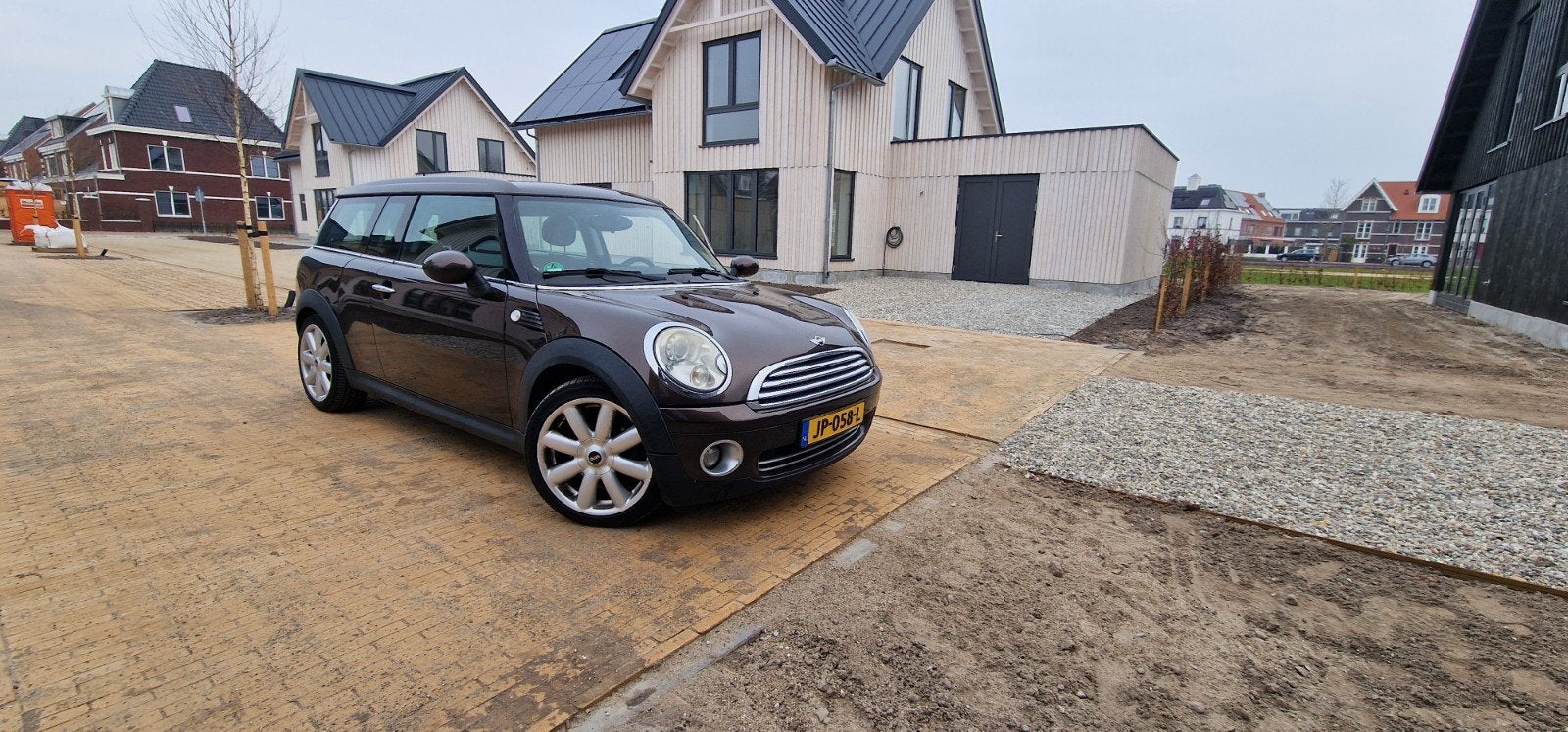 Mini Clubman 1.6 16V Cooper 2008 Bruin, Voorwielaandrijving, 4 cilinders, Bruin, 4 stoelen