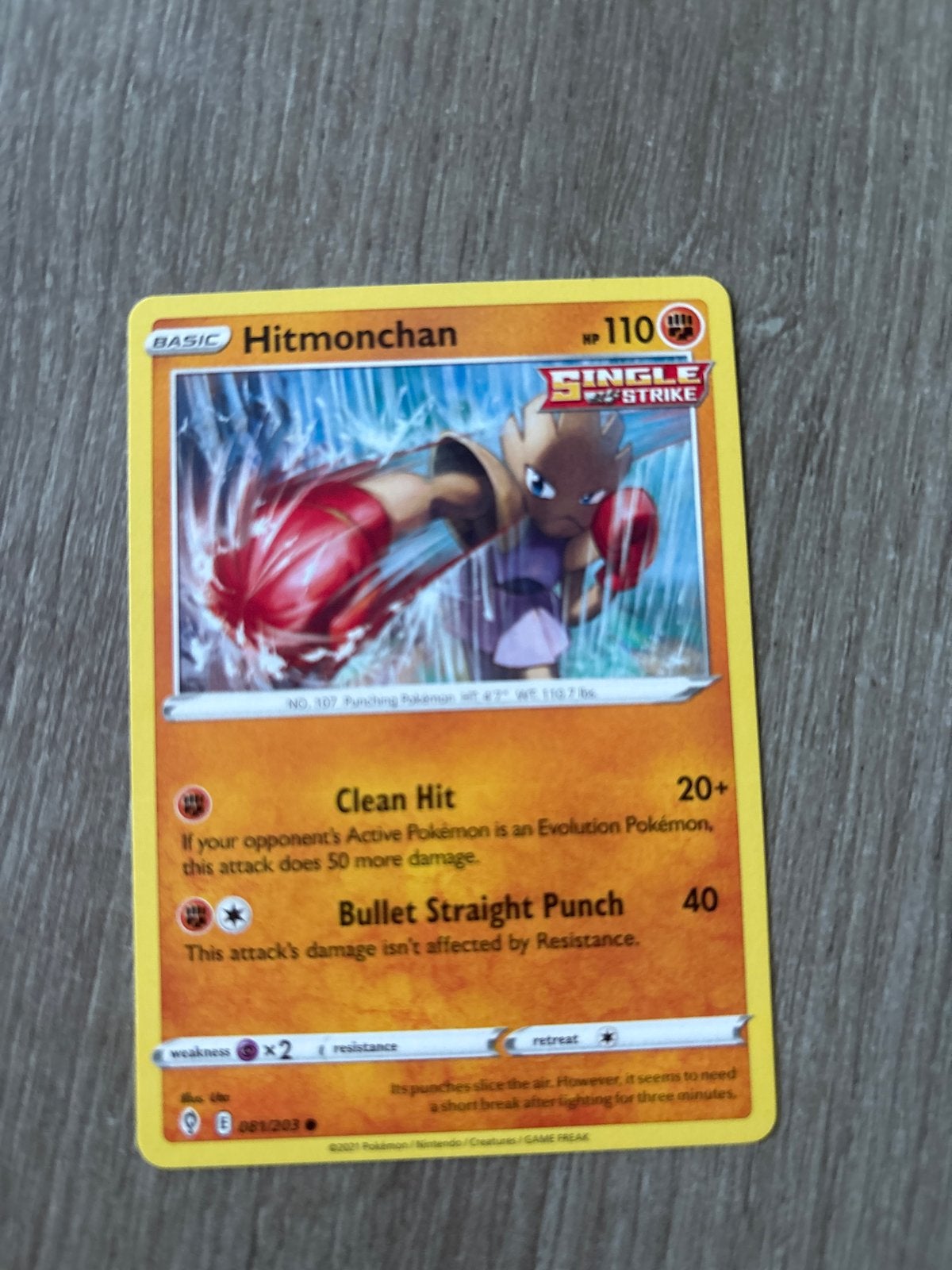 Evolving Skies Hitmonchan Pokémon Kaart - Single Strike, Ophalen of Verzenden, Zo goed als nieuw, Losse kaart